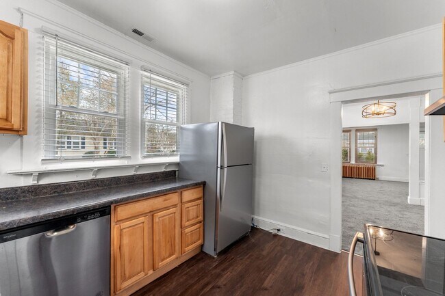 Building Photo - Your Dream Home Awaits in Norfolk!