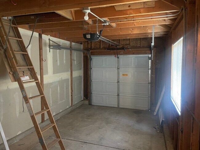 Building Photo - 2723 Preston Ct