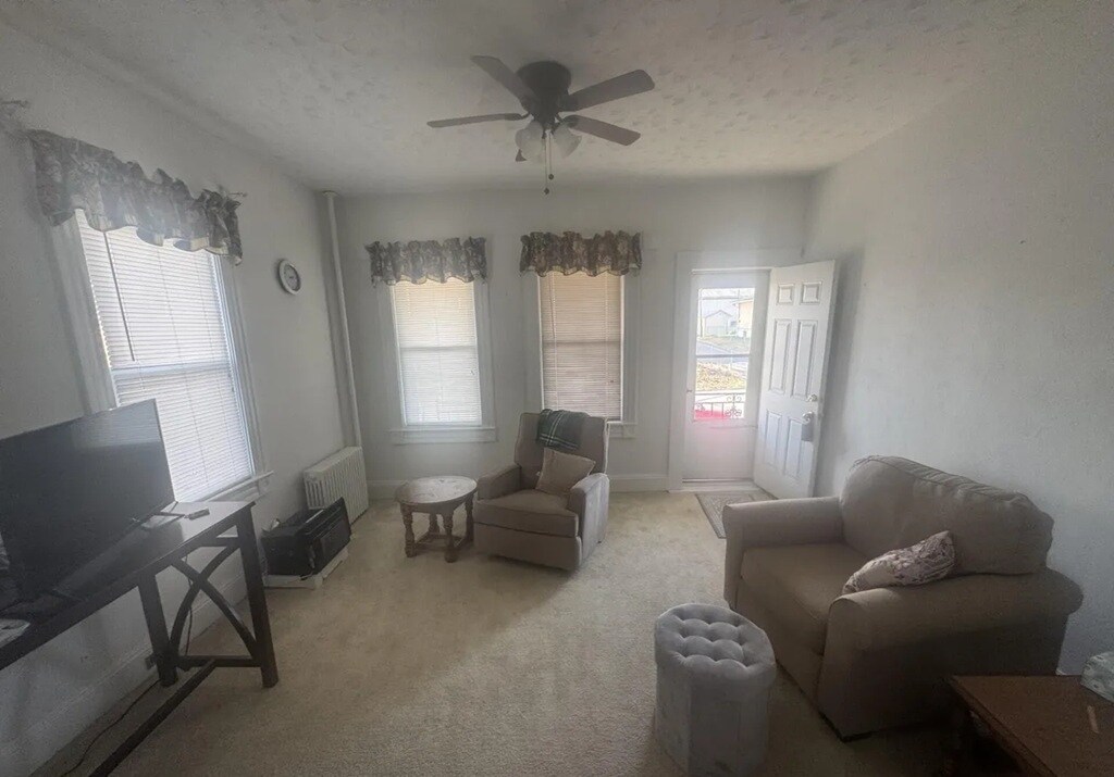 Building Photo - 408 17th Ave