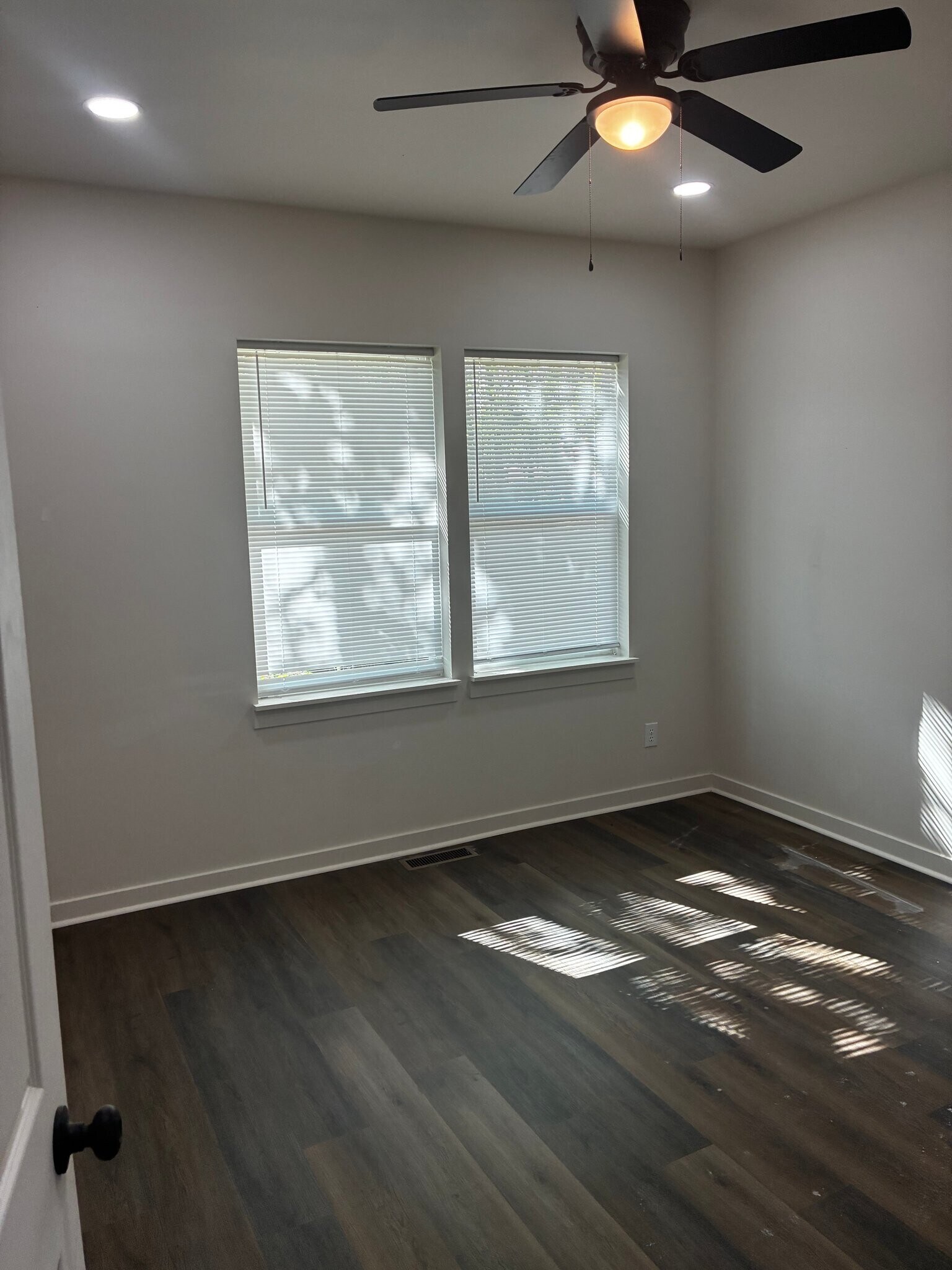 Building Photo - 824 W 29th St