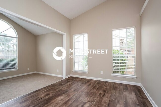 Building Photo - 3 Bedroom Pet-Friendly Home in Riverdale, GA with Main Street Renewal