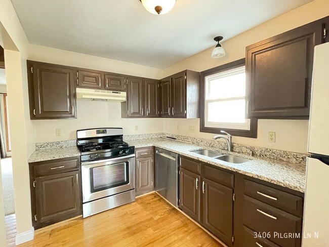 Building Photo - 3406 Pilgrim Ln N