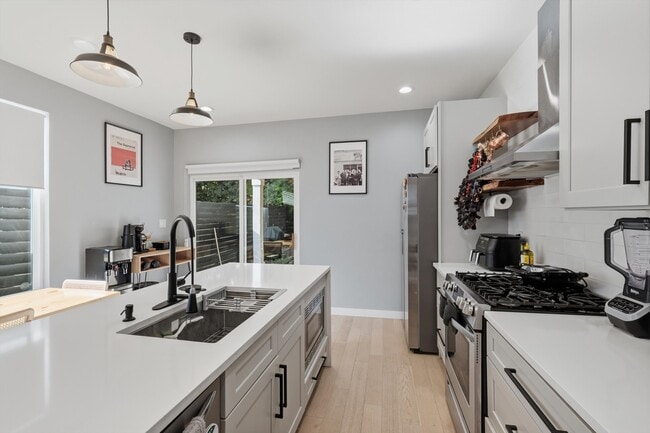 Building Photo - 2107 Schley Ave