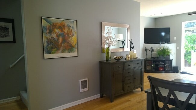 Building Photo - Beautiful Murrayhill Townhome with Dual Primary Suites & Private Backyard!