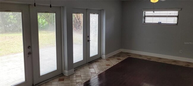 Building Photo - 814 Agnes Dr