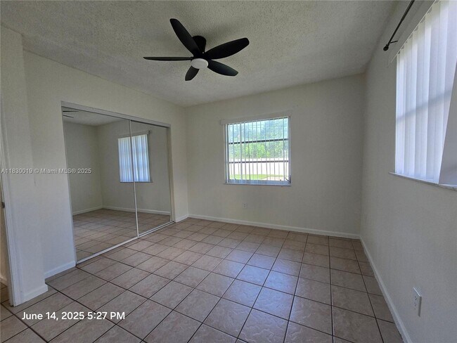 Building Photo - 3530 S 55th Ave