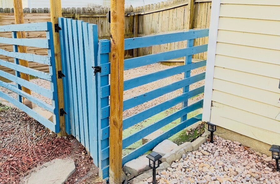 Building Photo - 3630 Sunset Hollow Dr