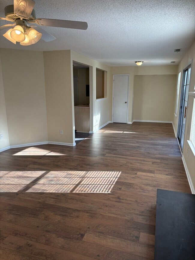 Building Photo - 4708 Shallowford Cir