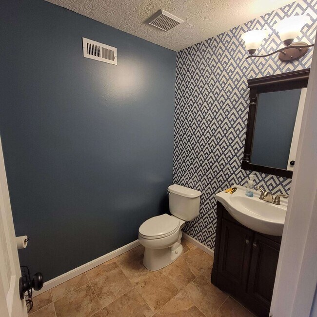Building Photo - 1492 N Wild Turkey Dr