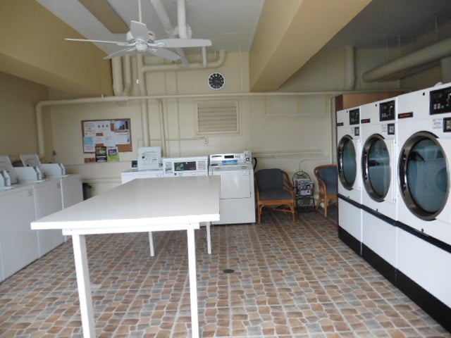 Building Photo - Updated 1 Bed 1 Bath Condo Across A1A from...