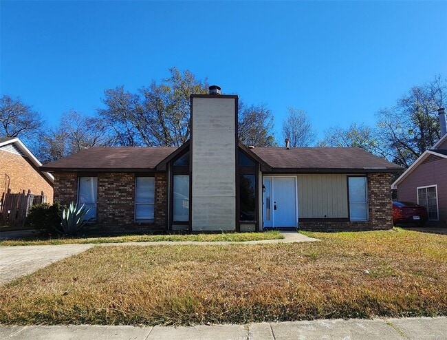 Building Photo - 6061 Briarhurst Dr