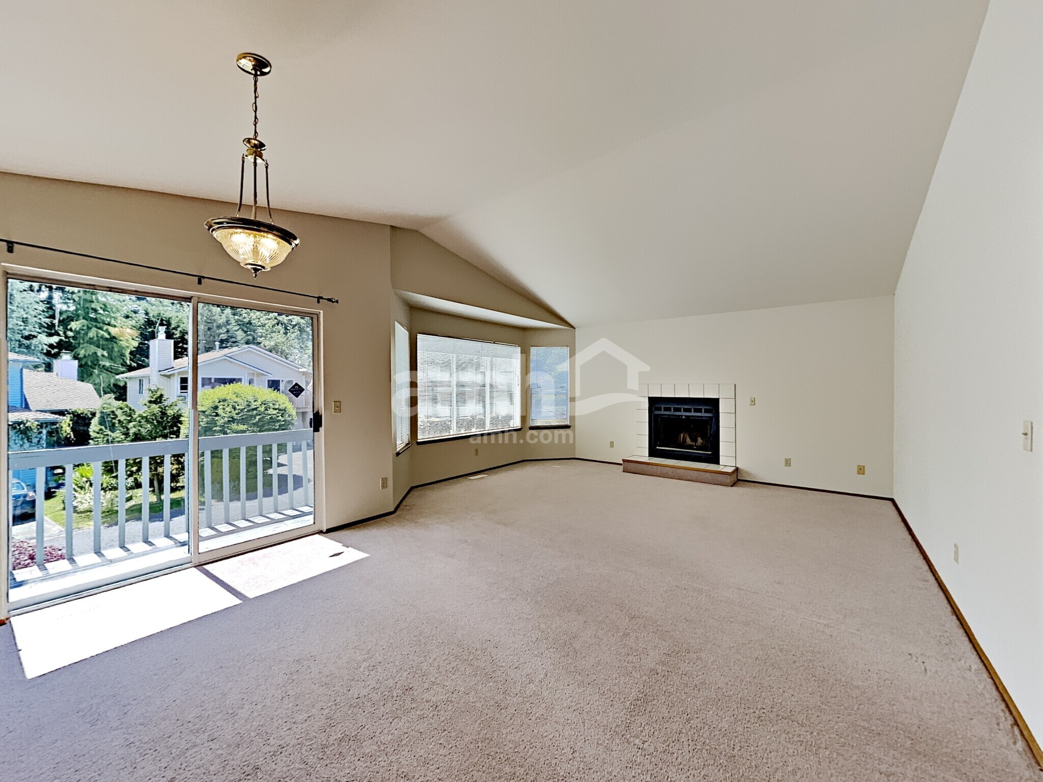 Building Photo - 2078 SE 8th Dr