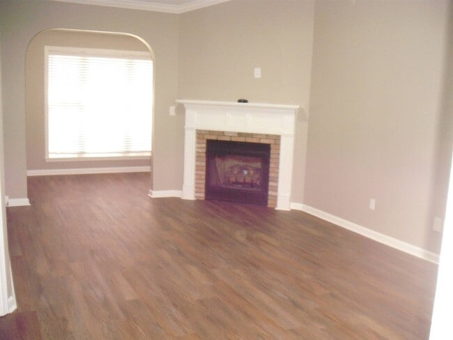 Building Photo - 554 Cahaba Manor Dr