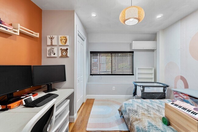 Building Photo - 890 Winthrop Ave