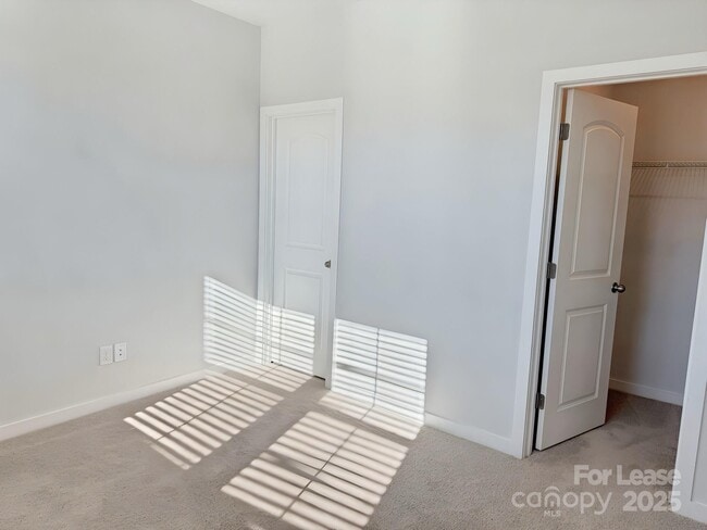 Building Photo - 14105 Alley Mae Aly