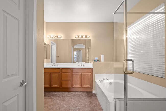 Building Photo - 82013 Cochran Dr