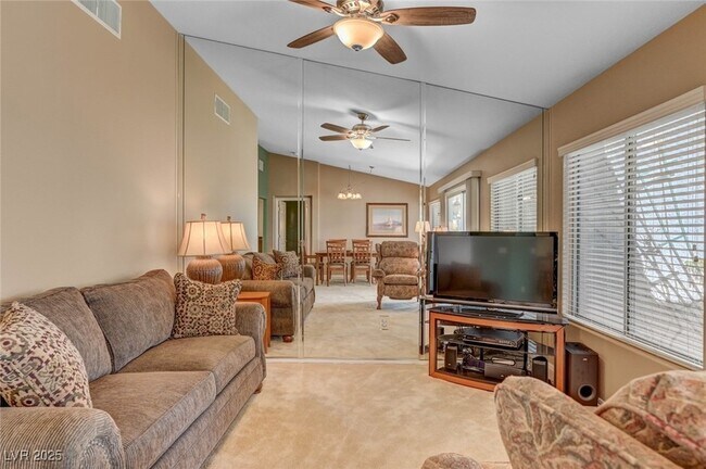 Building Photo - 2318 Spring Water Dr