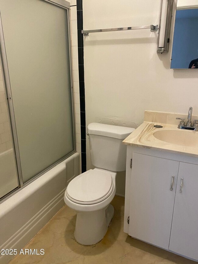 Building Photo - 318 W Georgia Ave