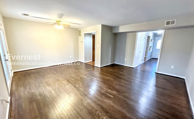 Building Photo - 2058 Mayflower Dr