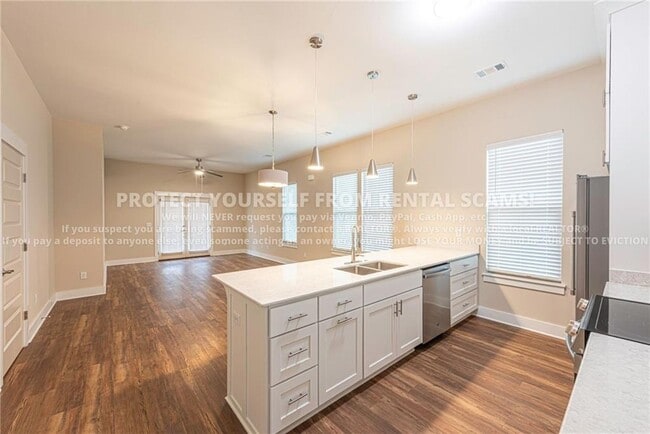 Building Photo - 101 S Hill Ave