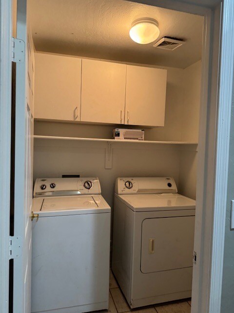 Building Photo - 922 E Gary Ln