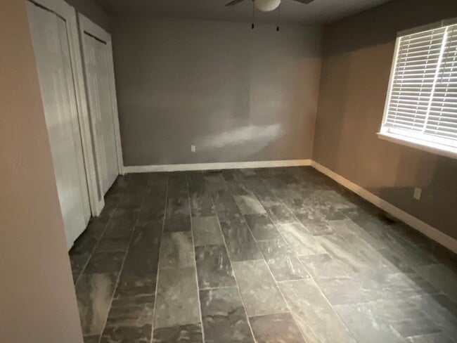 Building Photo - 1421 Pheasant Run Ct
