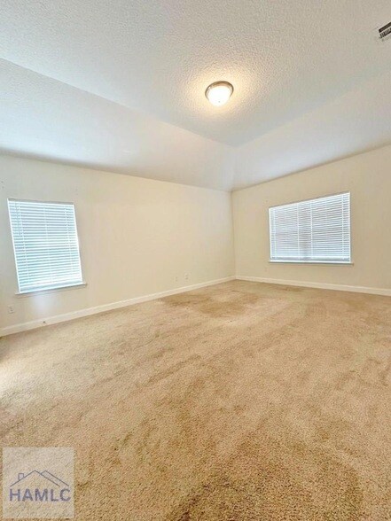 Building Photo - 158 Stout Ln