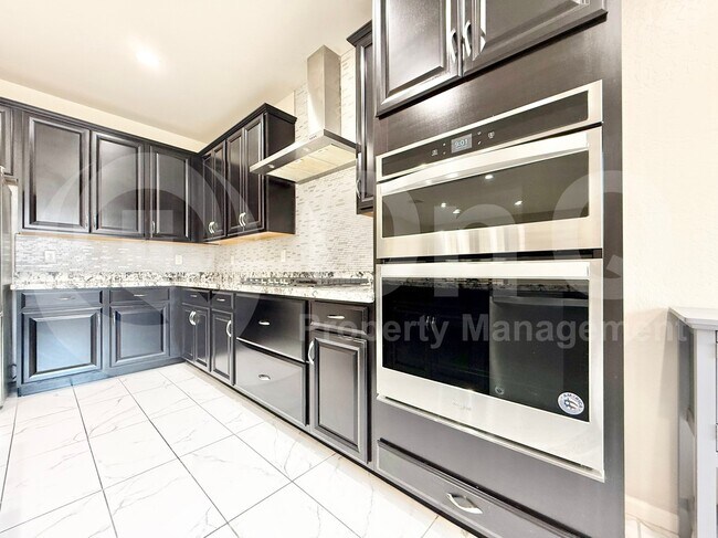 Building Photo - 251 E Wisteria Dr