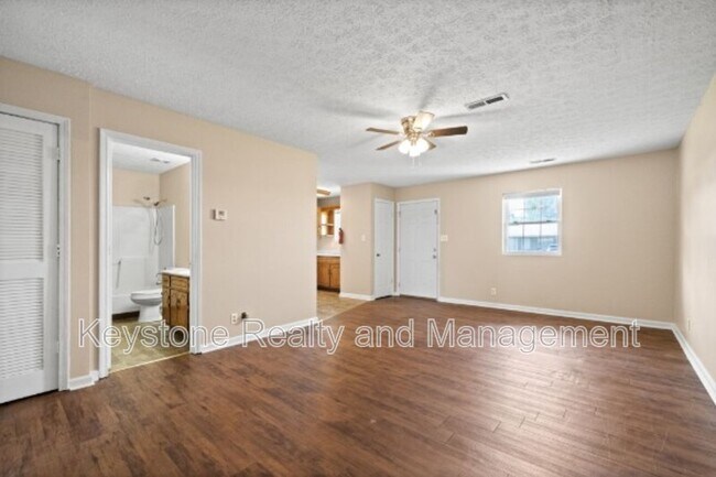 Building Photo - 308 Thompsonville Ln