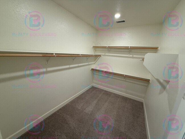 Building Photo - Gorgeous Newer 3 Bedroom Home! Located off...