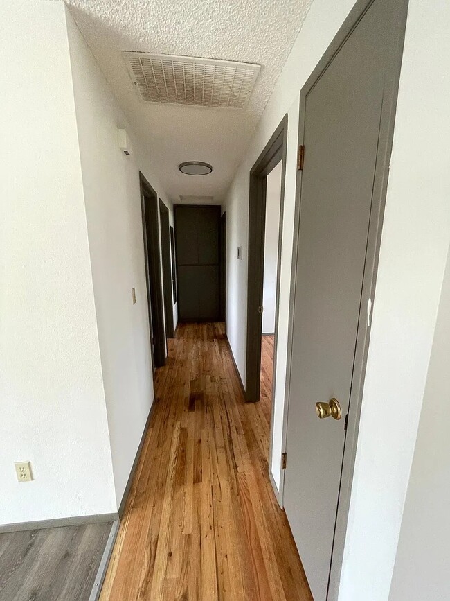 Building Photo - Aloha House