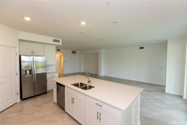 Building Photo - 16524 Kingwood Ln