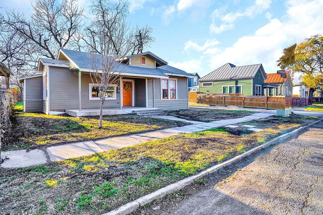 Building Photo - 1013 N Palmetto Ave