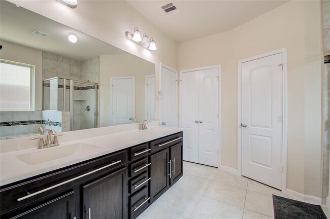 Building Photo - 24019 Via Viale Dr