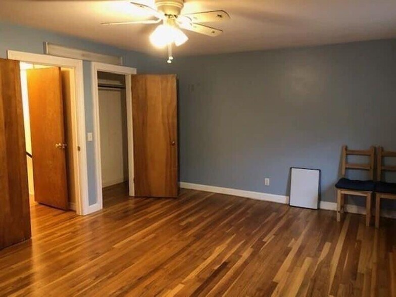 Building Photo - 49 Hackensack Rd