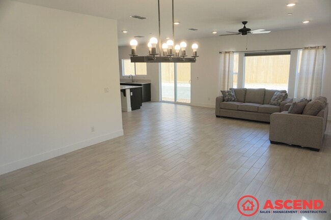 Building Photo - Gorgeous new build home located off 7th St...