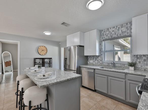 Building Photo - 6206 S Adelia Ave