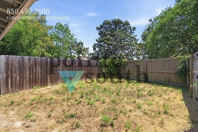 Building Photo - 126 Pine Ridge Trce