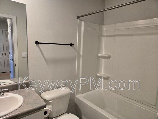 Building Photo - 930 Quaint Parish Cir