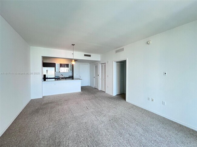 Building Photo - 951 Brickell Ave