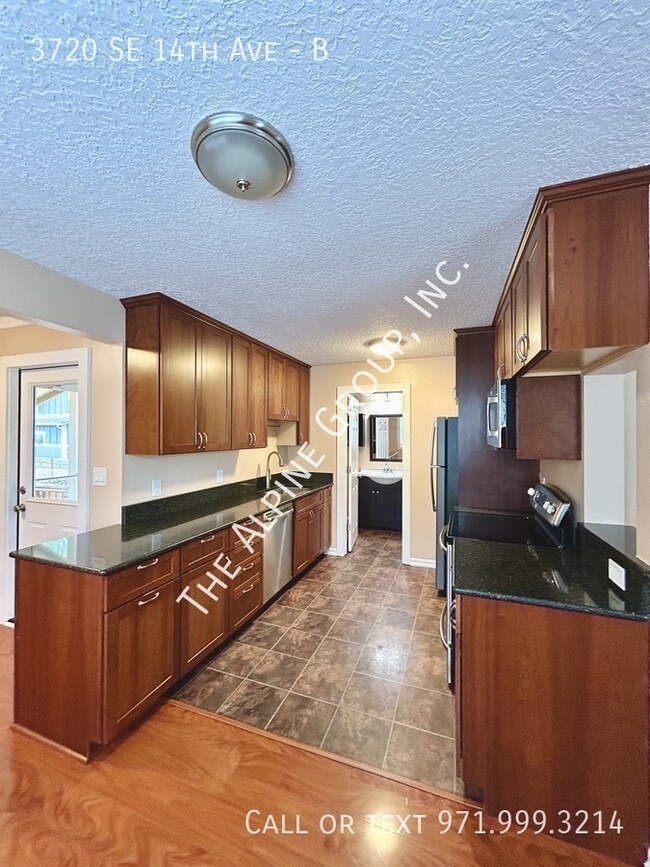 Building Photo - 2 Bedroom Unit in Brooklyn!