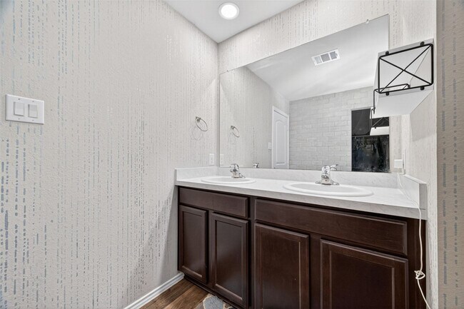 Building Photo - 40347 Blossom Vly Ln