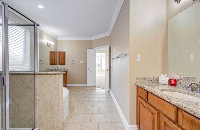 Building Photo - 3730 Arundel Gardens Ln