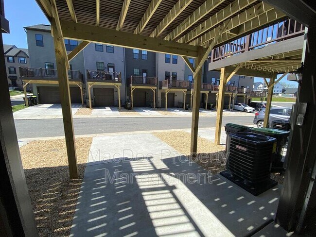 Building Photo - 1018 Trestle Dr
