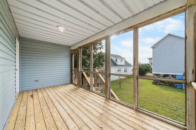 Back Screened Porch - 215 Georgia Ave