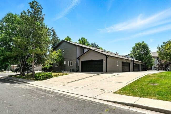 Building Photo - MOVE IN SPECIAL 2 WEEKS FREE! Lovely 3 Bed...