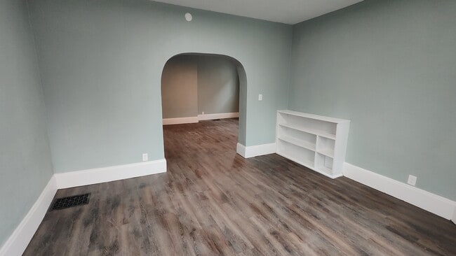 Building Photo - 1227 Maysville Ave