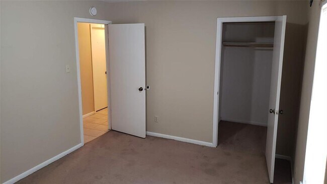 Building Photo - 1205 Anne Ave