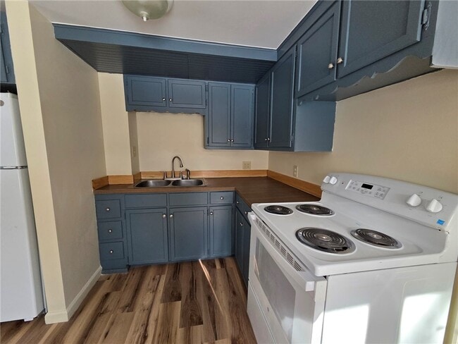 Building Photo - 252 A Allen St