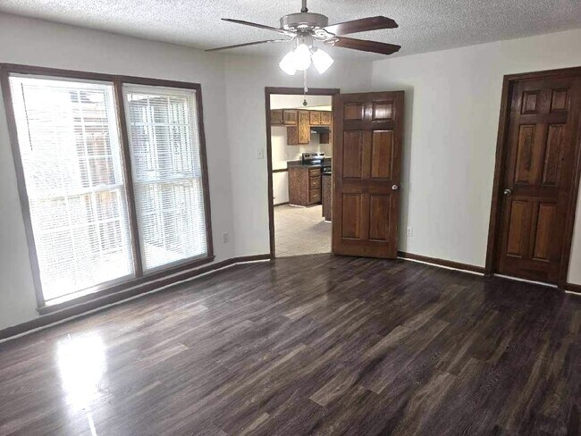 Building Photo - 6244 Kirby Downs Dr